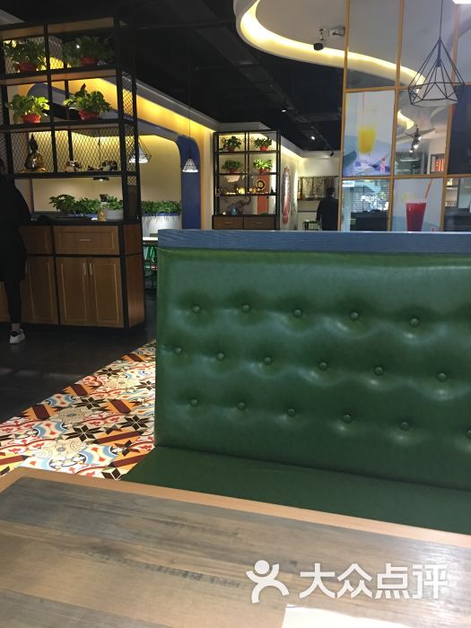 “kaiyun开云网页版”同江口岸首批进口木材接卸完成(图2) kaiyun开云网页版