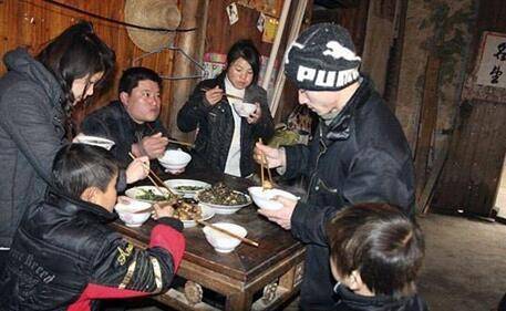 钟山县司法局深入开展扫黑除恶法治宣传活动【kaiyun开云网页版】(图2) kaiyun开云官方在线登录