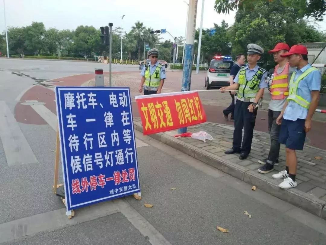 县人大常委会召开党组(扩大)会议专题研究人大、脱贫攻坚及巡视整改工作_kaiyun开云官方在线登录(图2) kaiyun开云官方在线登录